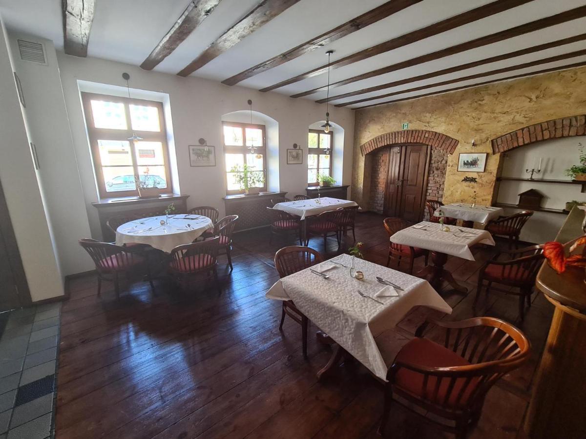 Hotel Zajazd Kultury, Dawniej Pocztowy ジェロナ・グラ エクステリア 写真