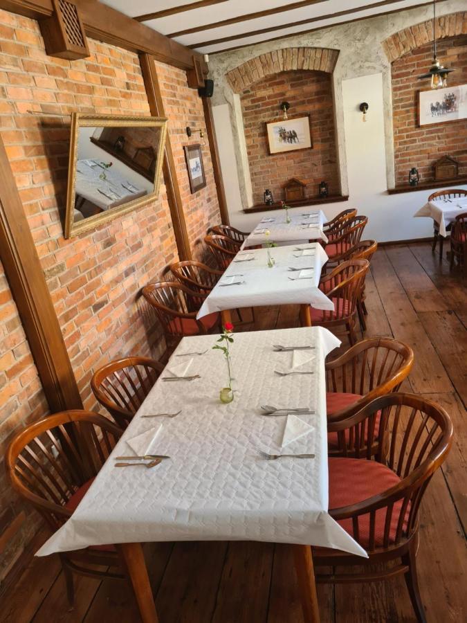 Hotel Zajazd Kultury, Dawniej Pocztowy ジェロナ・グラ エクステリア 写真