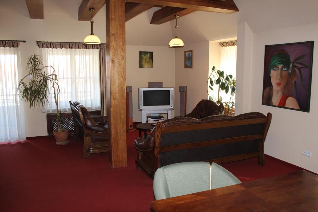 Hotel Zajazd Kultury, Dawniej Pocztowy ジェロナ・グラ エクステリア 写真