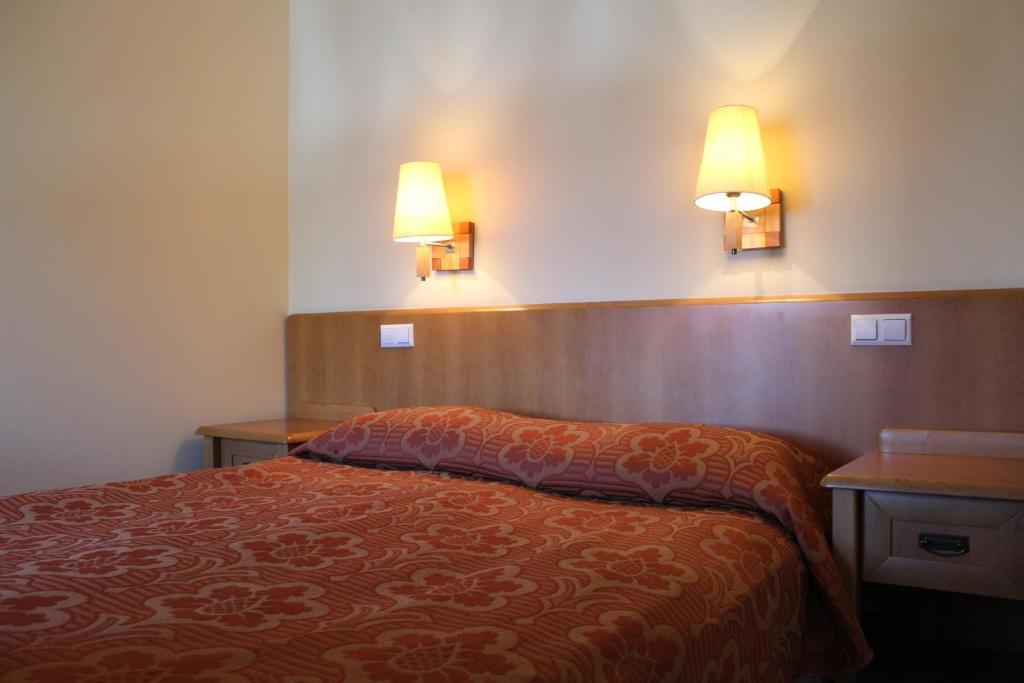 Hotel Zajazd Kultury, Dawniej Pocztowy ジェロナ・グラ エクステリア 写真